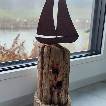 Maerchenhain Am Mittelrhein - Top-lage Mit Rheinblick, Terrasse & Garten, 2 Schlafzimmer Und 2 Baeder * Niederheimbach