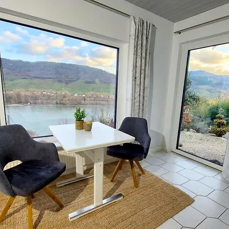 Maerchenhain Am Mittelrhein - Top-lage Mit Rheinblick, Terrasse & Garten, 2 Schlafzimmer Und 2 Baeder Apartamento Niederheimbach