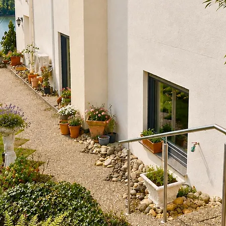 Maerchenhain Am Mittelrhein - Top-lage Mit Rheinblick, Terrasse & Garten, 2 Schlafzimmer Und 2 Baeder Niederheimbach
